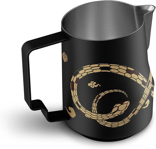 MHW-3BOMBER Milk Frothing Pitcher 450ml/15.2oz Milk Frother Cup Espresso Steaming Pitcher Stainless Steel Milk Frother Cup Barista Latte Art Black Gold - P6016S