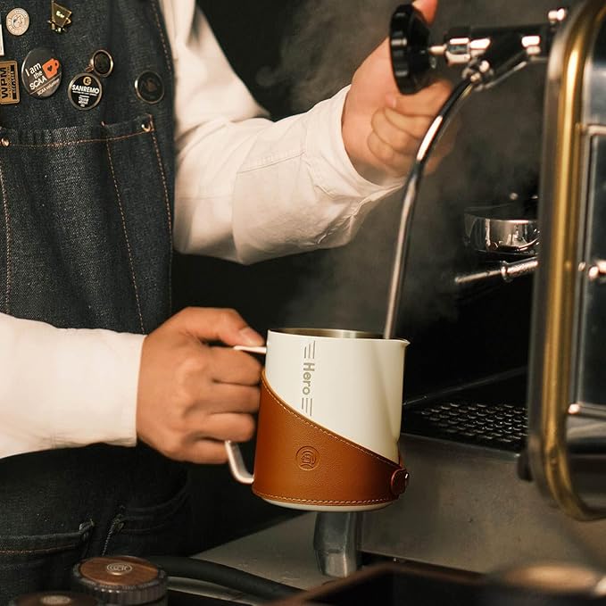 Milk Frothing Pitcher 450ml/16oz 304 Stainless Steel Espresso Steaming Pitcher with PU Leather, Milk Frothing Jug,milk frother cup,Milk Jug Cup,Premium Barista Tools,Latte Art (Black,20oz)