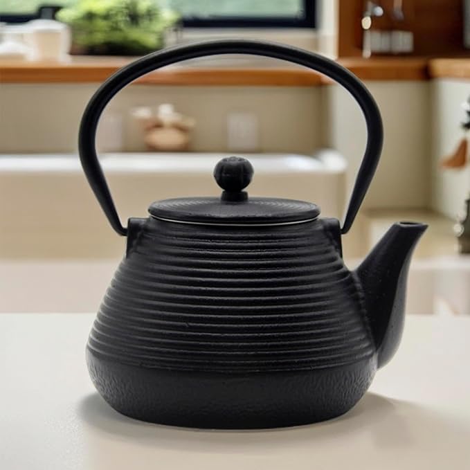 20.3oz Small Cast Iron Teapot, SECHUDO Cast Iron Tea Kettle for Stovetop Safe Coated with Enameled Interior, Cast Iron Tea Pot with Stainless Steel Infuser for Loose Tea (Black Pinstripe Pattern)