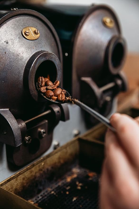 Bristot Moka Oro Ground Coffee – Italian Espresso – Medium Roast – Notes of Spices, Caramel & Sandalwood – For Moka, French Press, Pour Over – 8.8oz (250g)