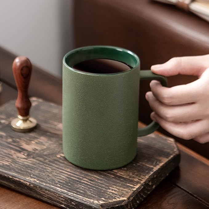 Coffee Mugs Matte Frosted Porcelain Tea Cup Home Office Restaurant Drinking Cups with Long Small Cute Coffee Spoons, Set of 2, 2 Mugs 2 Spoons, Safe for Microwave & Dishwasher, Gift Ideas, Green/Gold