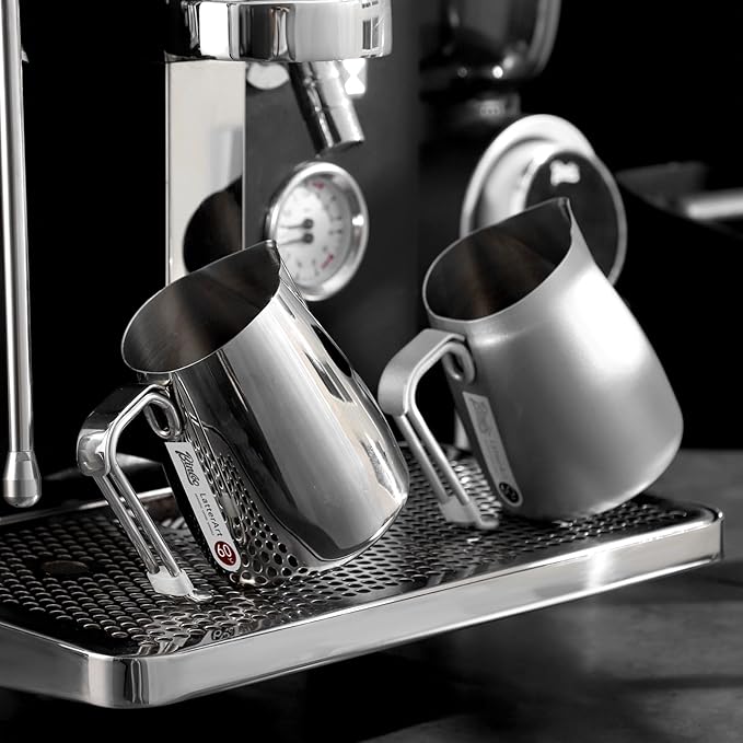 Bincoo Espresso Milk Frothing Pitcher Stainless Steel 20oz/600ML Coffee Milk Frother Cup-Milk Frothing Pitcher with Measurement Lines,Ergonomic Handle for Latte Art & Cappuccin(Steel)