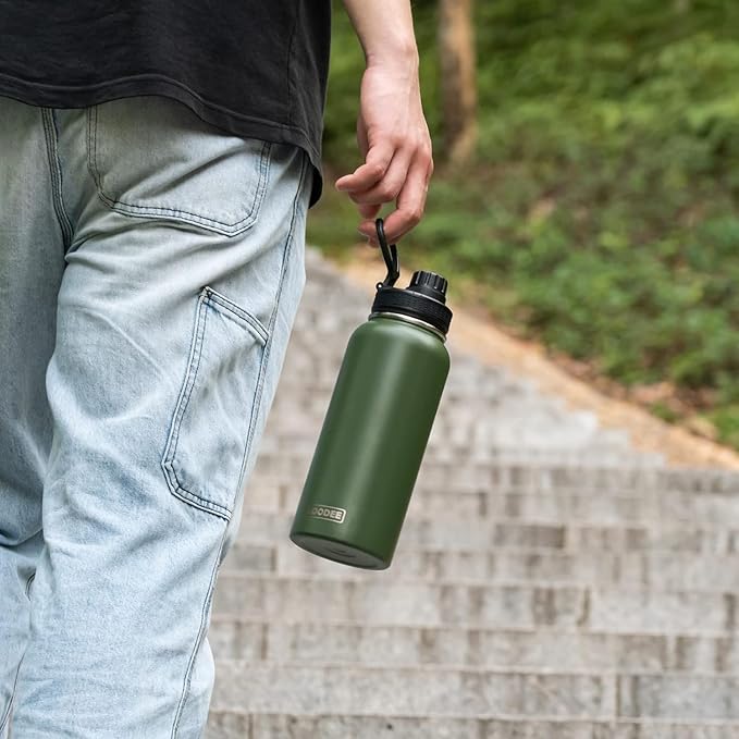 Koodee Insulated Water Bottle, 32 oz Stainless Steel Double Wall Vacuum Wide Mouth Sport Bottle with Leakproof Spout Lid (Grass Green)