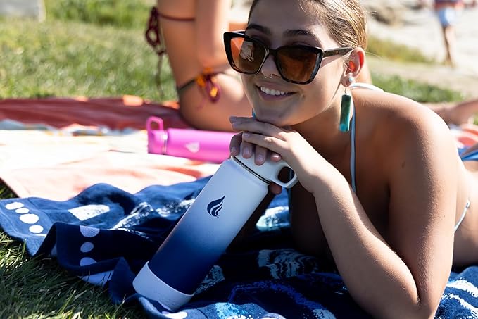 HYDRO CELL Stainless Steel Insulated Water Bottle with Straw - For Cold & Hot Drinks - Metal Vacuum Flask with Screw Cap and Modern Leakproof Sport Thermos for Adults (Navy/White 24oz)