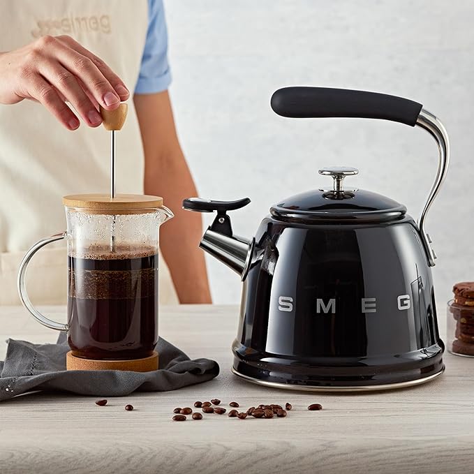 SMEG Retro Stovetop Whistling Kettle – 2.4Q (Black)