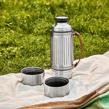 BLACK+BLUM - Insulated Explorer Flask Duo - Vacuum Insulated 304 Stainless Steel Flask with Leak Proof Lid, Nylon Carry Strap and two double-walled steel cups - Keeps Hot and Cold for 24 hours - 1L